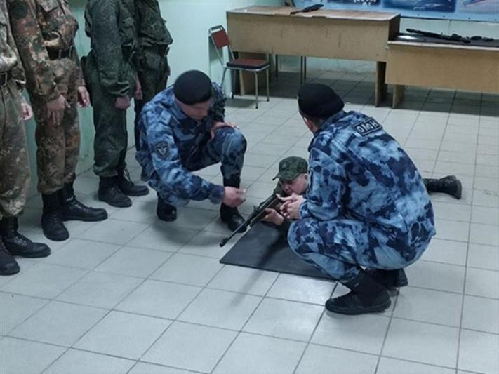 В Кемерове снайперы Росгвардии провели занятия для спортсменов подшефной организации
