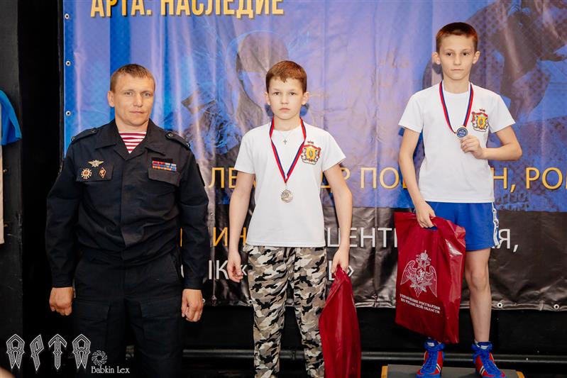 Офицер рязанского СОБР одержал победу на Всероссийском турнире по смешанным единоборствам