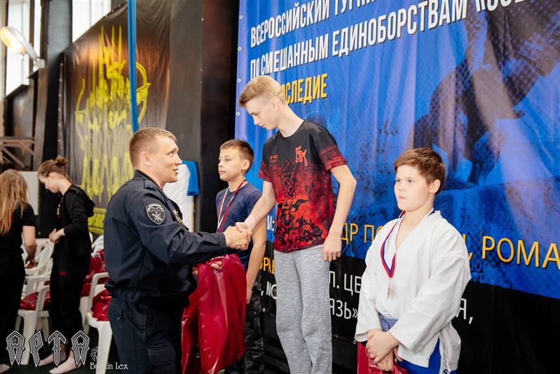 Офицер рязанского СОБР одержал победу на Всероссийском турнире по смешанным единоборствам