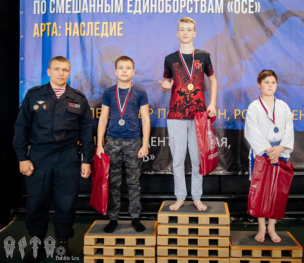 Офицер рязанского СОБР одержал победу на Всероссийском турнире по смешанным единоборствам