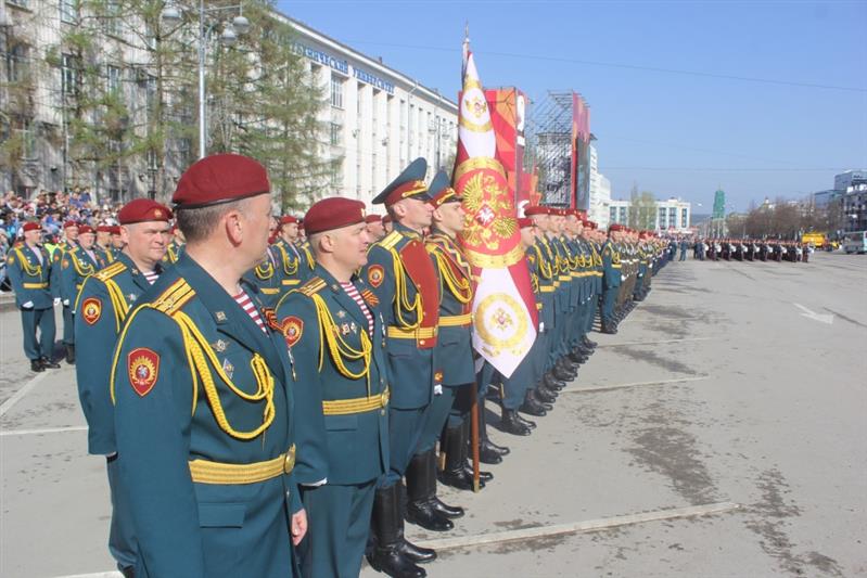 Начальник Пермского военного института Росгвардии возглавил парадные расчеты войск пермского гарнизона