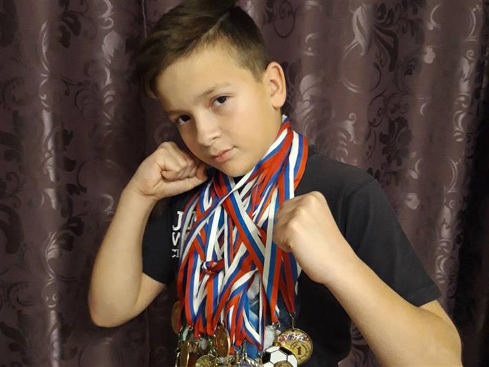 11-летний сын росгвардейца помог полиции задержать подозреваемого в совершении преступления (видео)
