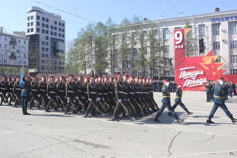 Начальник Пермского военного института Росгвардии возглавил парадные расчеты войск пермского гарнизона