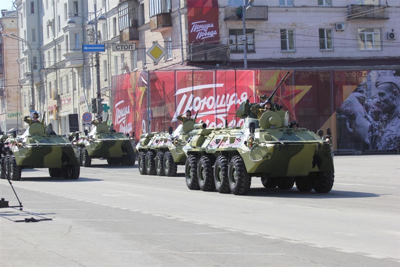 Начальник Пермского военного института Росгвардии возглавил парадные расчеты войск пермского гарнизона