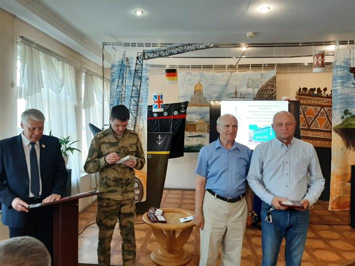 Вологодским росгвардейцам вручили награды региональной Ассоциации ветеранов органов внутренних дел и внутренних войск