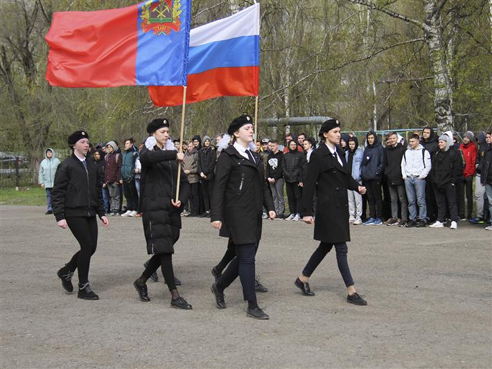Спецназ Росгвардии провел показательные выступления для кемеровских школьников