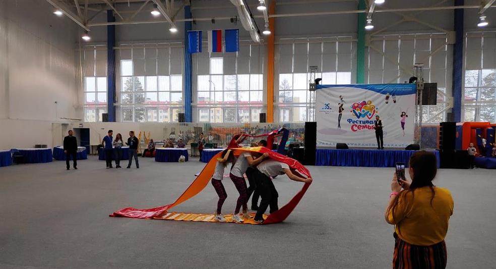 В ЯНАО сотрудники Росгвардии поучаствовали в городском фестивале в честь Дня семьи