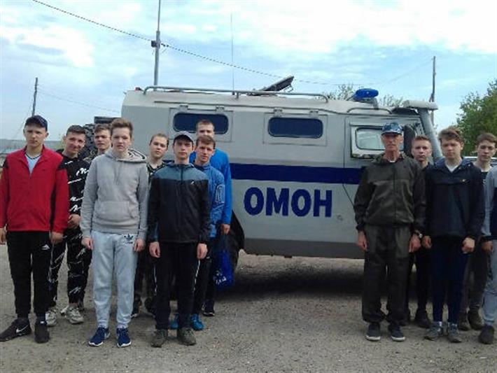 Росгвардейцы провели для томских старшеклассников военно-патриотическое занятие