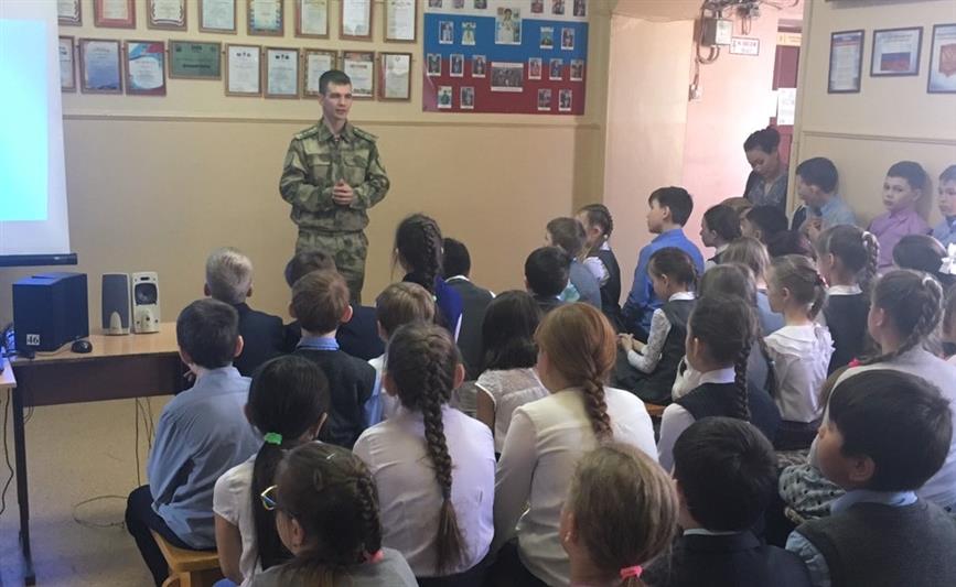 Военнослужащие Росгвардии в Иркутской области продолжают акцию «Георгиевская лента»