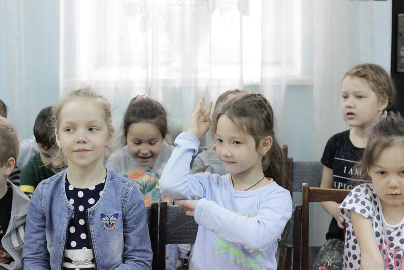В Чебоксарах сотрудники Росгвардии присоединились к Международной акции «Читаем детям о войне-2019»