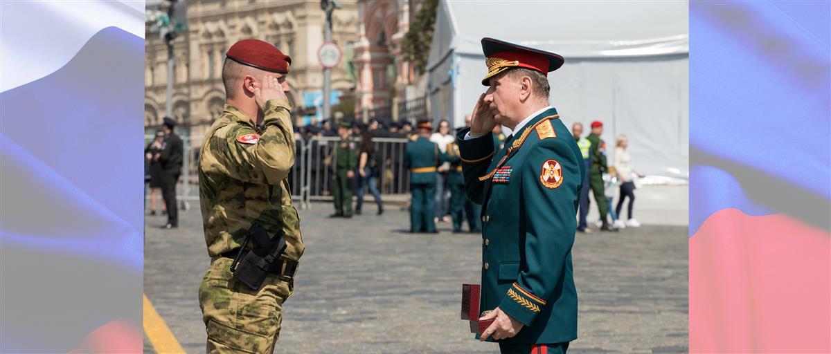 Директор Росгвардии генерал армии Виктор Золотов вручил награды участникам парада Победы  2019 года (фото, видео)