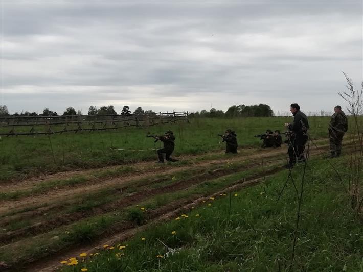 Вологодские омоновцы приняли участие в полевом выходе кадет из подшефной школы