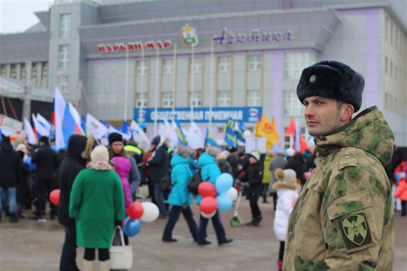 В Нарьян-Маре военнослужащие и сотрудники Росгвардии обеспечили правопорядок на праздновании Дня Весны и Труда