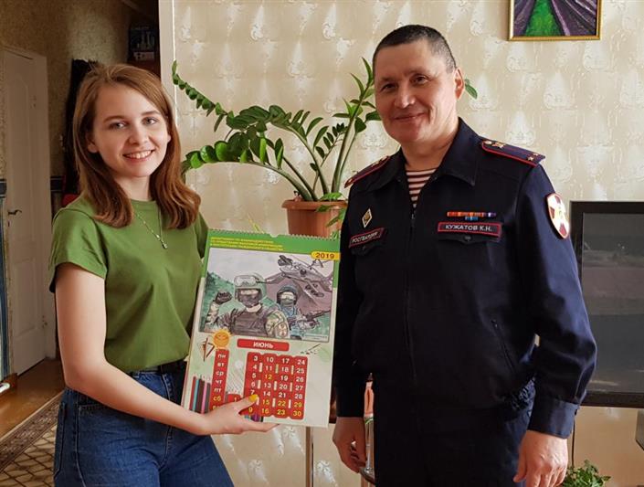 Офицеры Росгвардии поздравили с Днем рождения победительницу всероссийского ведомственного конкурса детского рисунка 