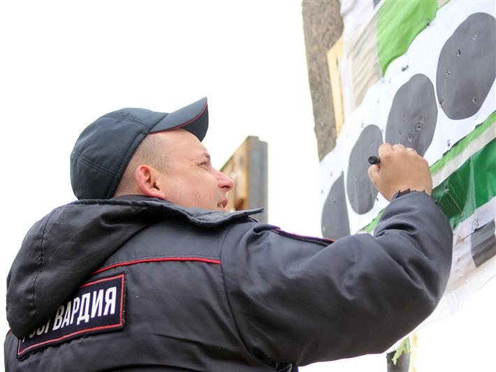 В Нарьян-Маре состоялся конкурс профессионального мастерства среди сотрудников вневедомственной охраны 
