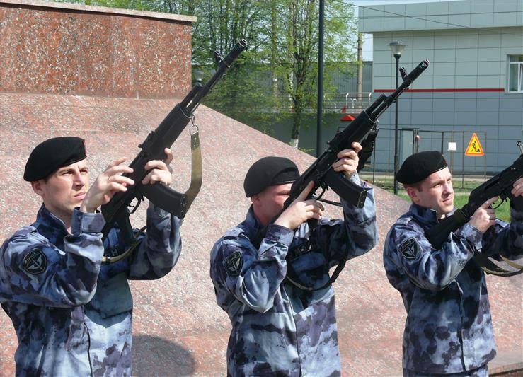 В Нижнем Новгороде транспортный ОМОН «Ястреб» почтил память воинов-железнодорожников