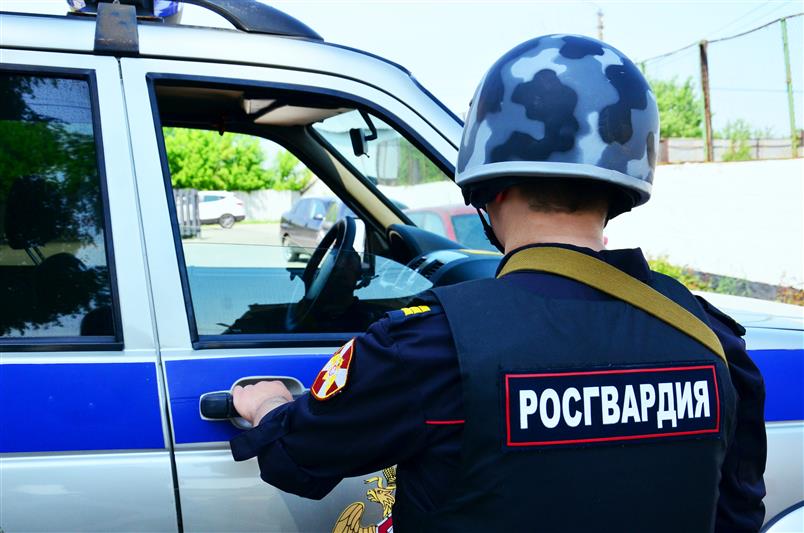 В Уварово росгвардейцы задержали лиц, находившихся в федеральном розыске