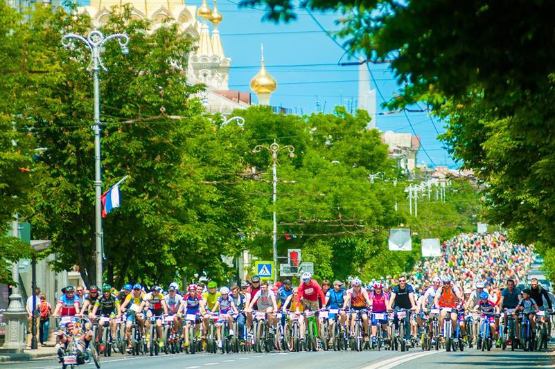 Росгвардейцы приняли участие в тематическом велопробеге в Севастополе
