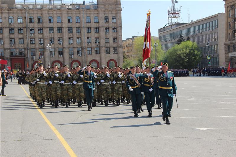 Военнослужащие калачевского соединения Росгвардии приняли участие в генеральной репетиции парада Победы в Волгограде