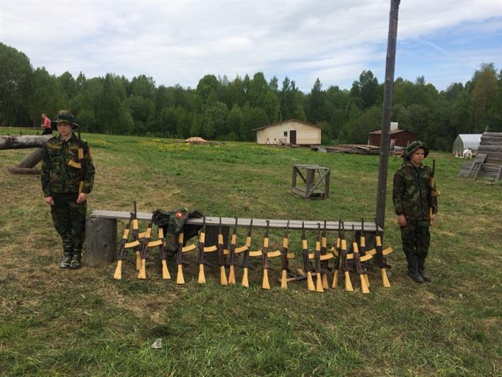 Вологодские омоновцы приняли участие в полевом выходе кадет из подшефной школы