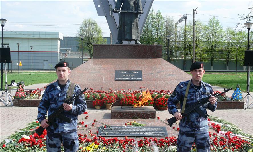 В Нижнем Новгороде транспортный ОМОН «Ястреб» почтил память воинов-железнодорожников