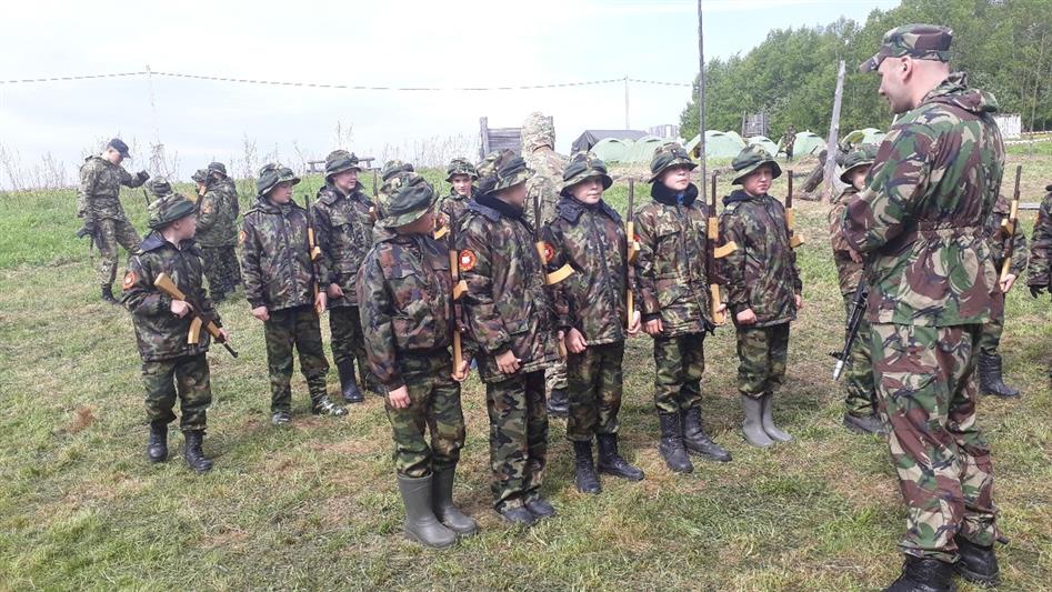 Вологодские омоновцы приняли участие в полевом выходе кадет из подшефной школы
