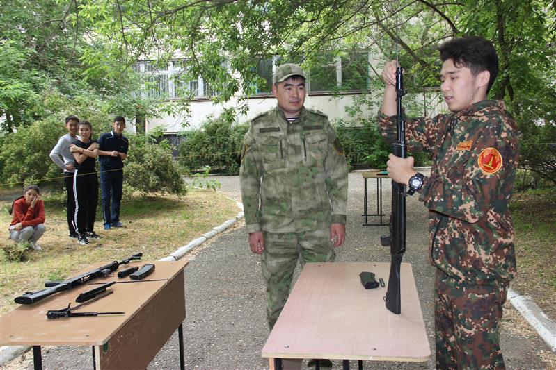 Росгвардейцы Калмыкии поучаствовали в проведении всероссийской военно-спортивной игры «Победа»