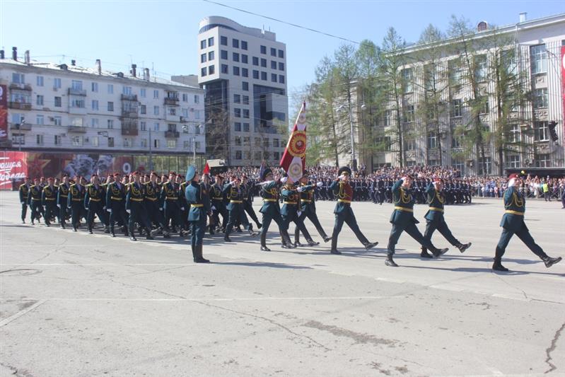 Начальник Пермского военного института Росгвардии возглавил парадные расчеты войск пермского гарнизона