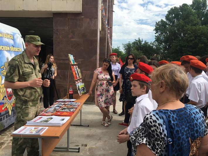 Росгвардия поздравила астраханское региональное отделение Юнармии с годовщиной образования
