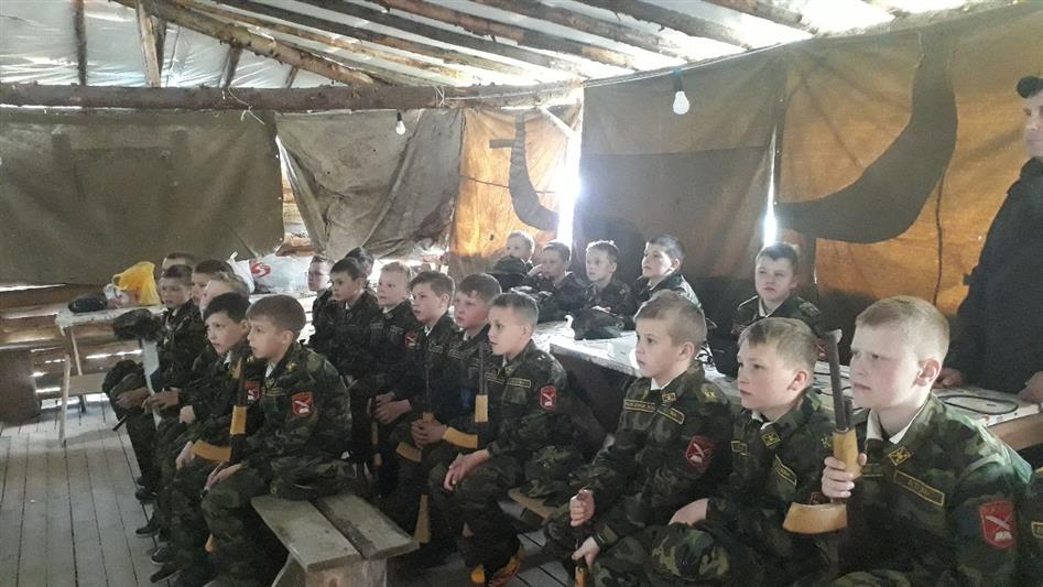 Вологодские омоновцы приняли участие в полевом выходе кадет из подшефной школы