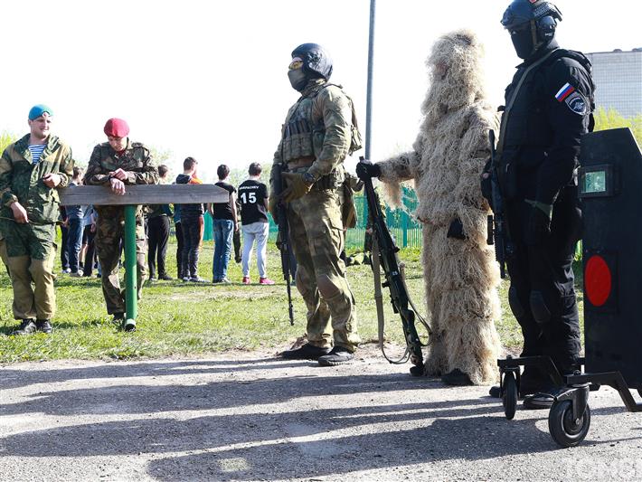 Росгвардейцы провели для томских старшеклассников военно-патриотическое занятие