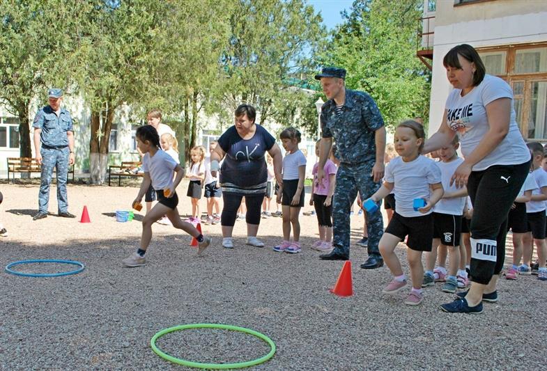 Росгвардейцы устроили спортивный праздник для воспитанников детского сада в Симферополе