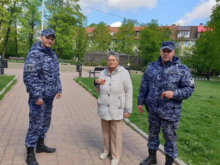 Сотрудники Управления Росгвардии по Калининградской области присоединились к всероссийской акции «Георгиевская лента»
