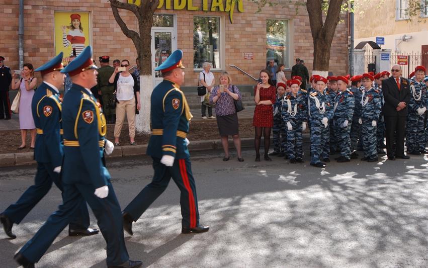 В Кирове военнослужащие Росгвардии приняли участие во всероссийской акции «Мелодии Победы»