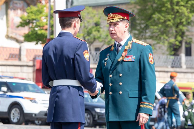 Директор Росгвардии генерал армии Виктор Золотов вручил награды участникам парада Победы  2019 года (фото, видео)