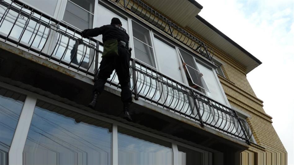При содействии костромских СОБР И ОМОН задержана группа лиц, подозреваемых в незаконной банковской деятельности