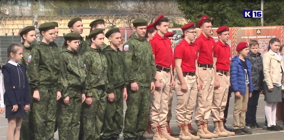 В преддверии Дня Победы в Саровском соединении войск национальной гвардии прошла церемония принятия присяги юнармейцами