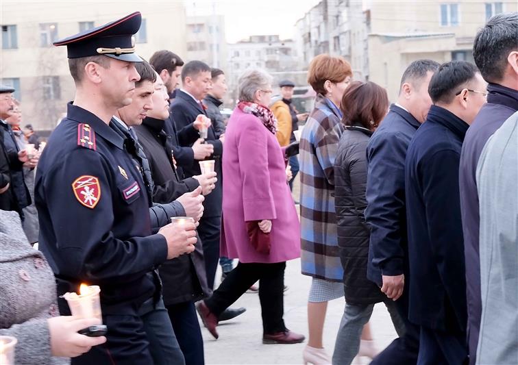 В Якутске личный состав территориального органа Росгвардии принял участие во всероссийской акции «Свеча памяти» 