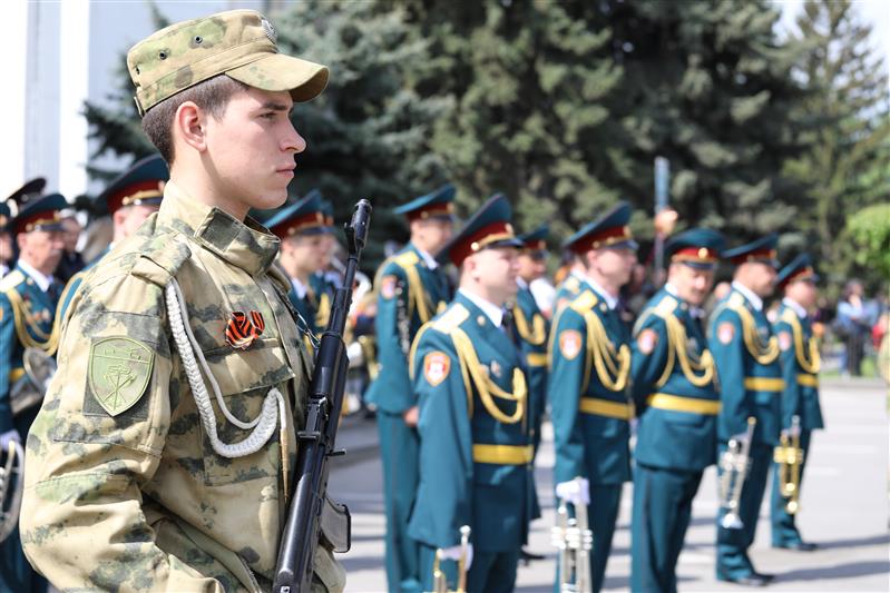 Военнослужащие Северо-Кавказского округа Росгвардии возглавили Парад Победы в столице СКФО