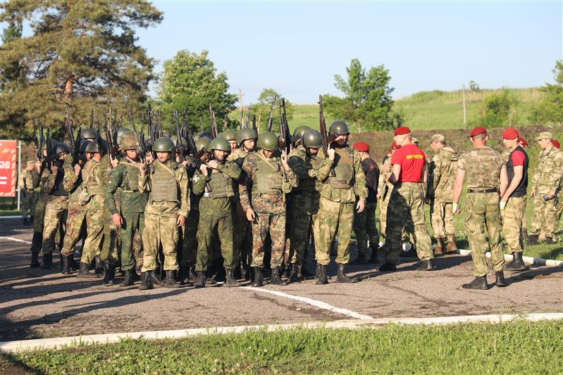 18 росгвардейцев завоевали право ношения крапового берета по итогам квалификационных испытаний в Северо-Кавказском округе (фото, видео)