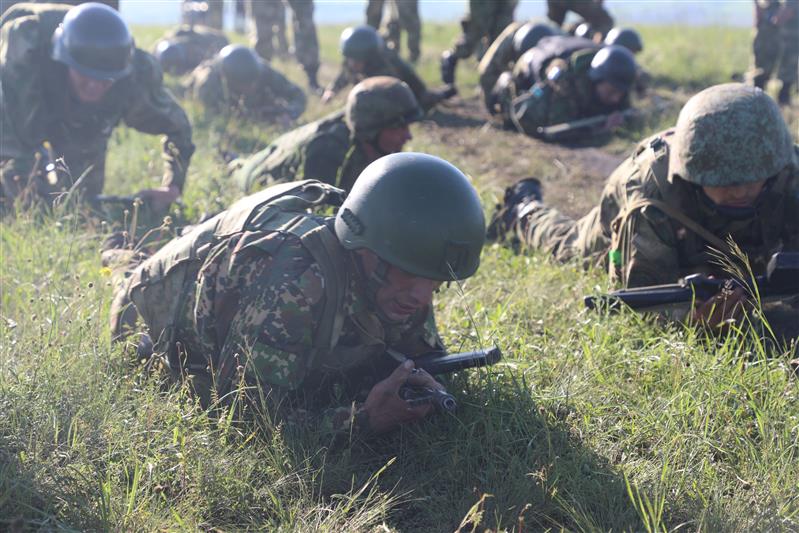 18 росгвардейцев завоевали право ношения крапового берета по итогам квалификационных испытаний в Северо-Кавказском округе (фото, видео)