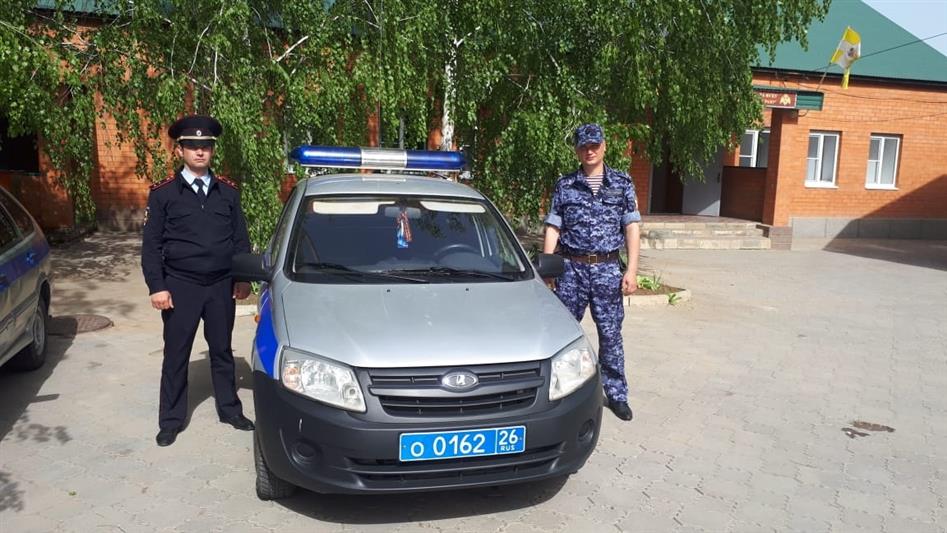 На Ставрополье сотрудники вневедомственной охраны вернули пенсионеру похищенный кошелек