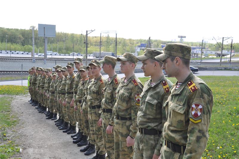 Курсанты Новосибирского военного института Росгвардии приняли участие в экологической акции «Чистый берег»