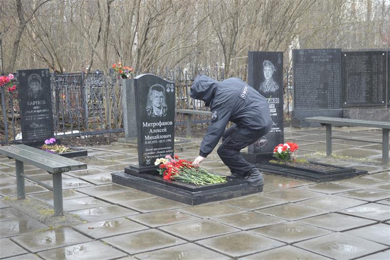 В Архангельске почтили память бойца ОМОН Алексея Митрофанова