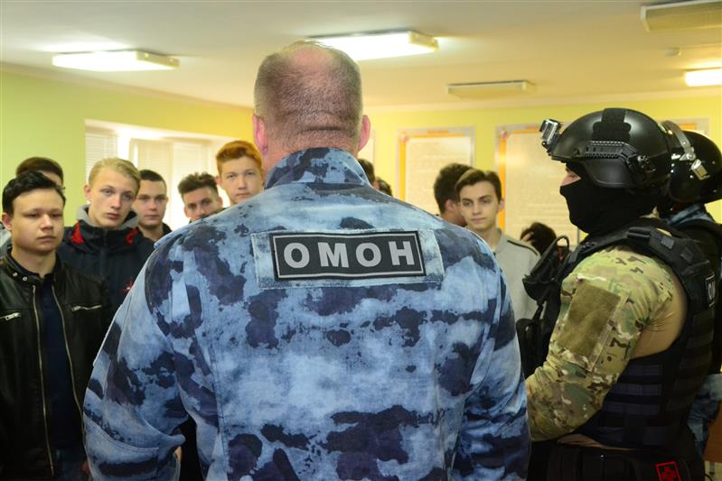 Самарский ОМОН присоединился к акции «Росгвардия. На страже детства» 