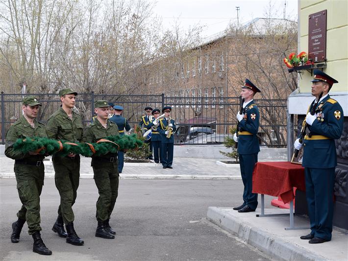 Росгвардейцы почтили память сослуживца, навечно зачисленного в списки воинской части красноярского соединения