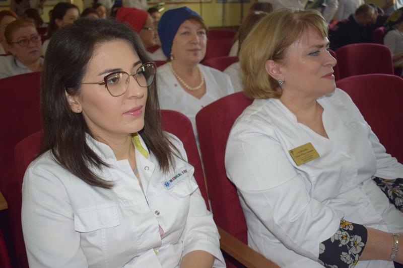 Руководитель дагестанского управления Росгвардии поздравил медсестер из взаимодействующей структуры с профессиональным праздником