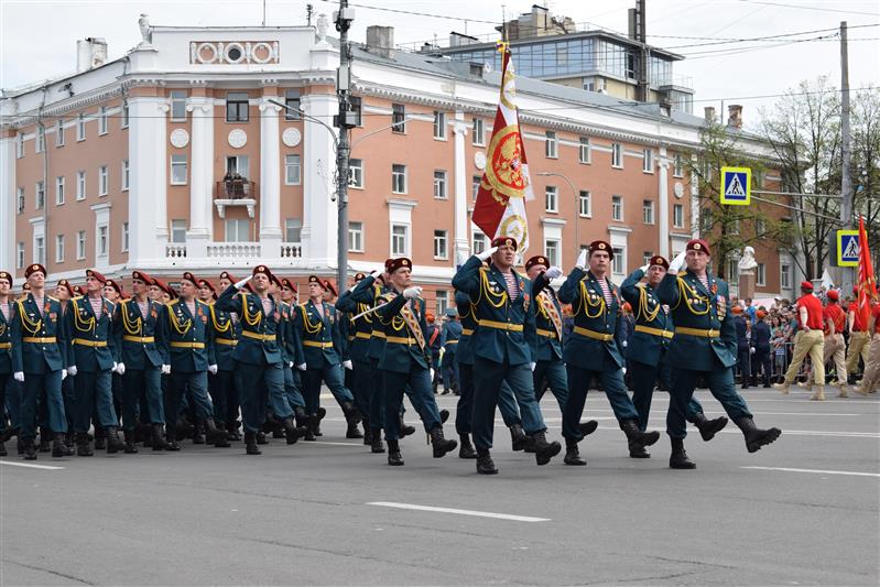 В Приволжье подразделения Росгвардии приняли участие в парадах и праздничных шествиях в честь 74-й годовщины Победы (фото)