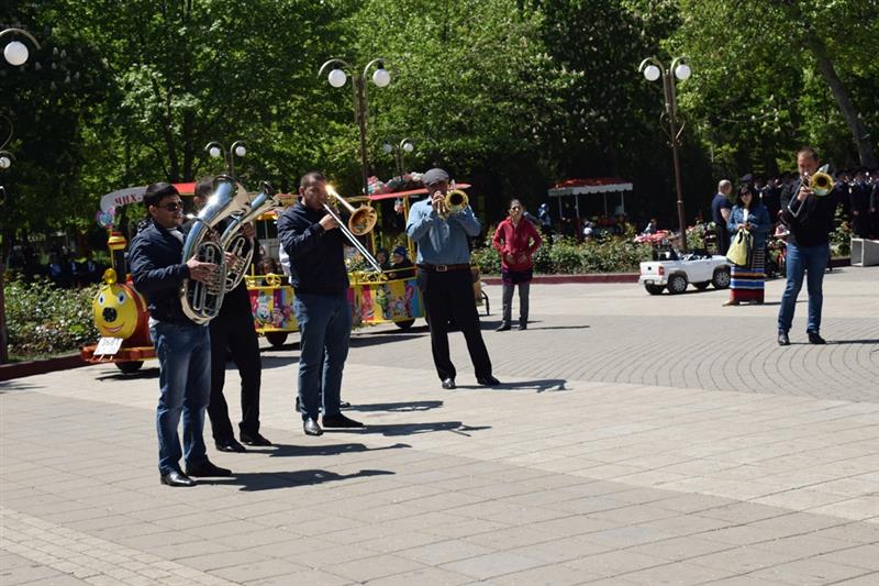 В Дагестане росгвардейцы провели флешмоб, посвященный Дню Победы