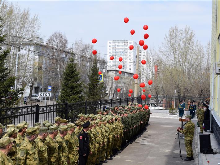Росгвардейцы почтили память сослуживца, навечно зачисленного в списки воинской части красноярского соединения